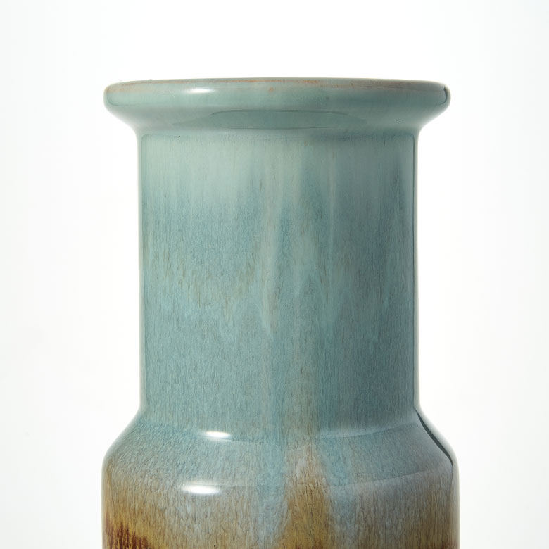 上部の少し凹んだ形