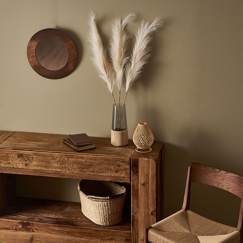 他の観葉植物やアーティフィシャルフラワーと一緒に飾っても