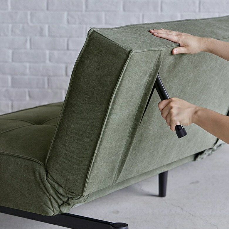 ベッド用の補助脚は、背面に収納可能