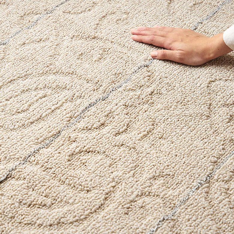 遊び毛が出にくく、汚れや摩擦に強い素材