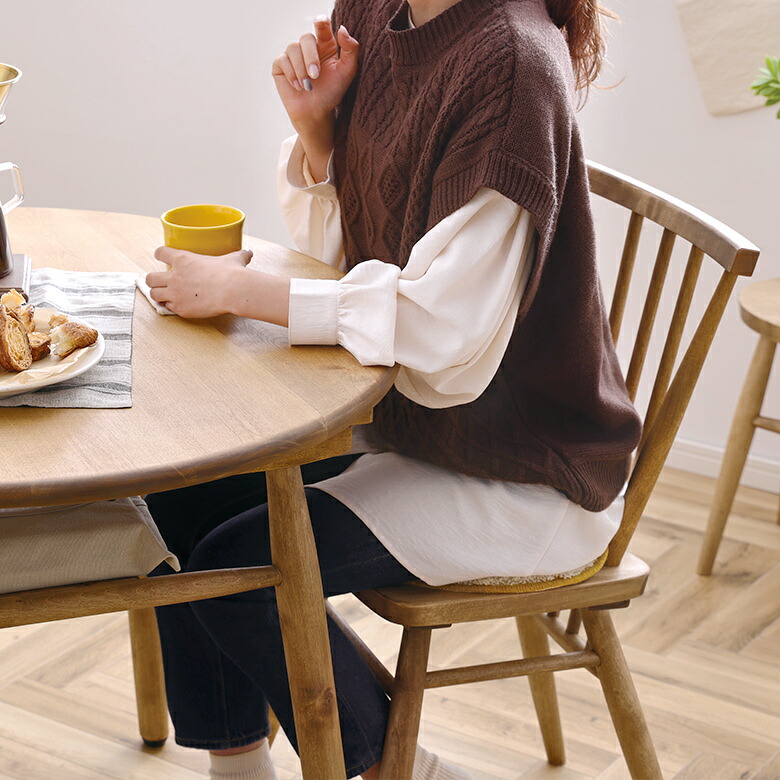 ナチュラルな天然木の風合いが、お部屋に温かみをプラス