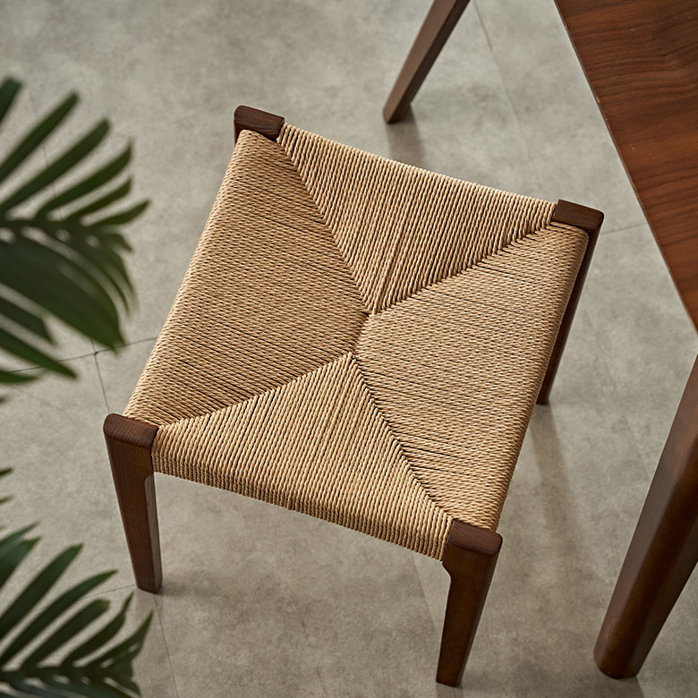 シンプルなフォルムでどんなテイストのインテリアにもマッチ