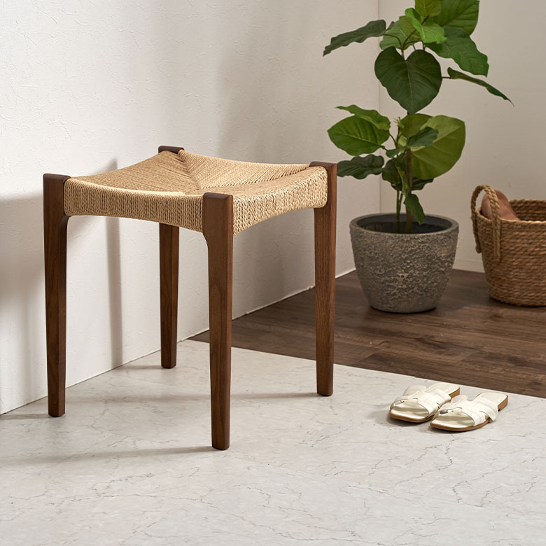 玄関に置いたり、ドレッサーなどにあわせての使用もおすすめ