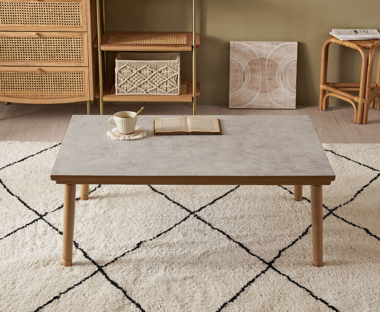 おしゃれでセンターテーブルとしてオールシーズン利用できる