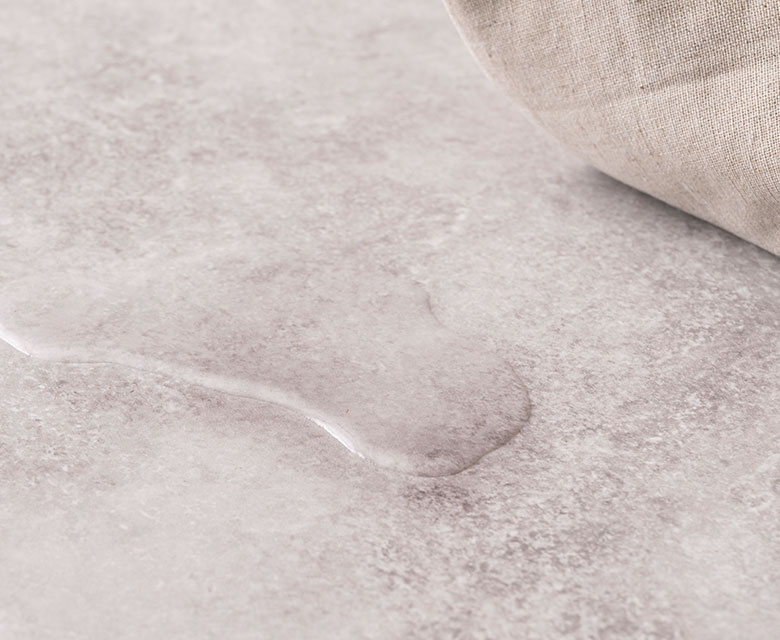 汚れや水にも強い天板