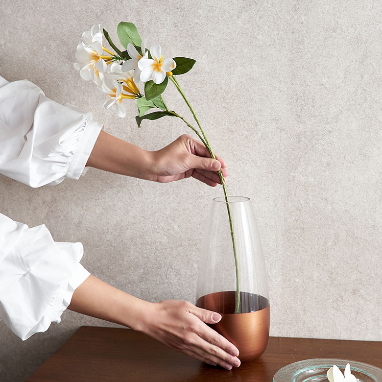 1本飾れば、いつものお部屋もアジアンリゾートな空間へと変わります