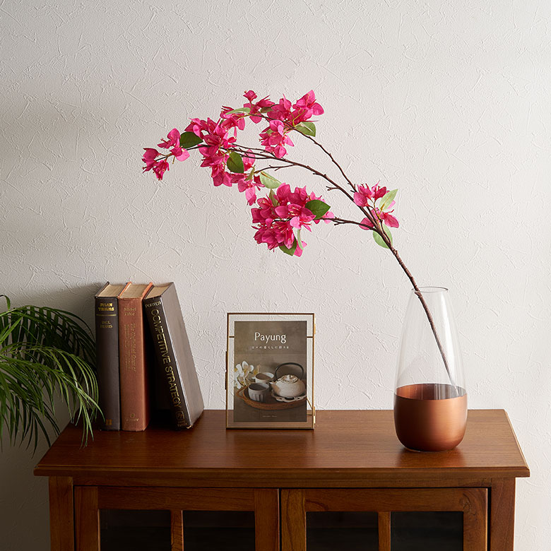 他のアートフラワーやフェイクグリーンを組み合わせてもおしゃれ