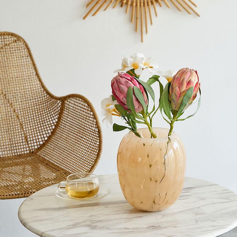 インテリアのアクセントになる、本物そっくりなフェイクフラワー