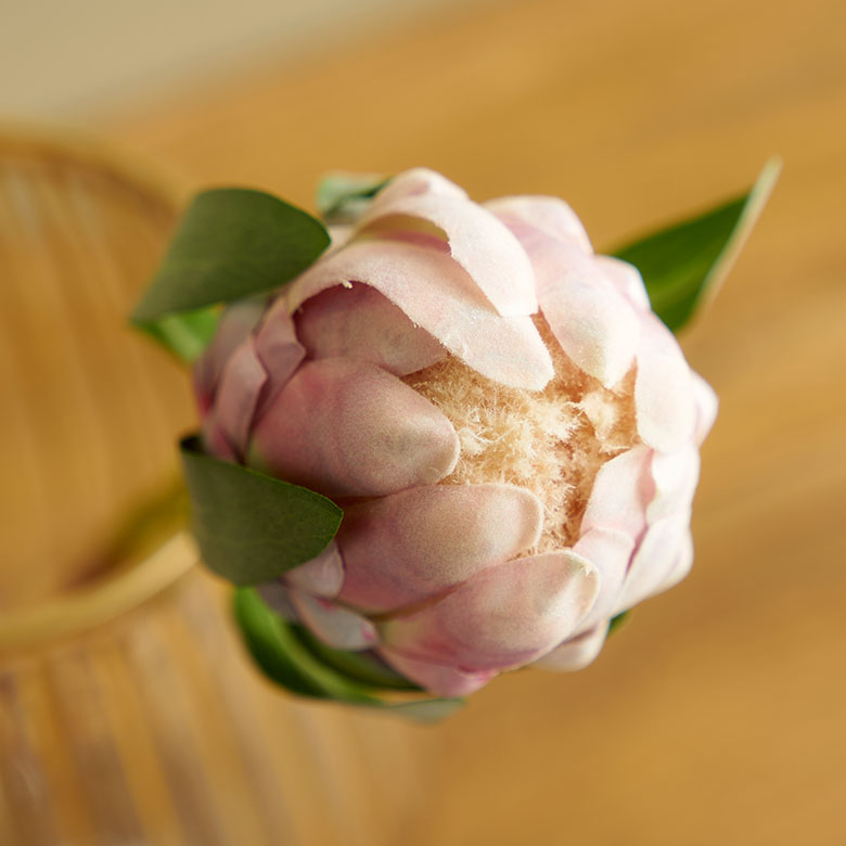 細部までリアルな花