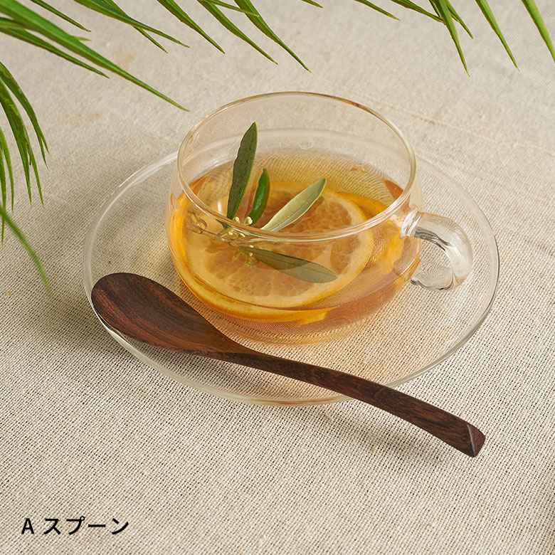 深みのあるダークブラウンの色調と木目が美しい、アジアウォルナットのスプーン