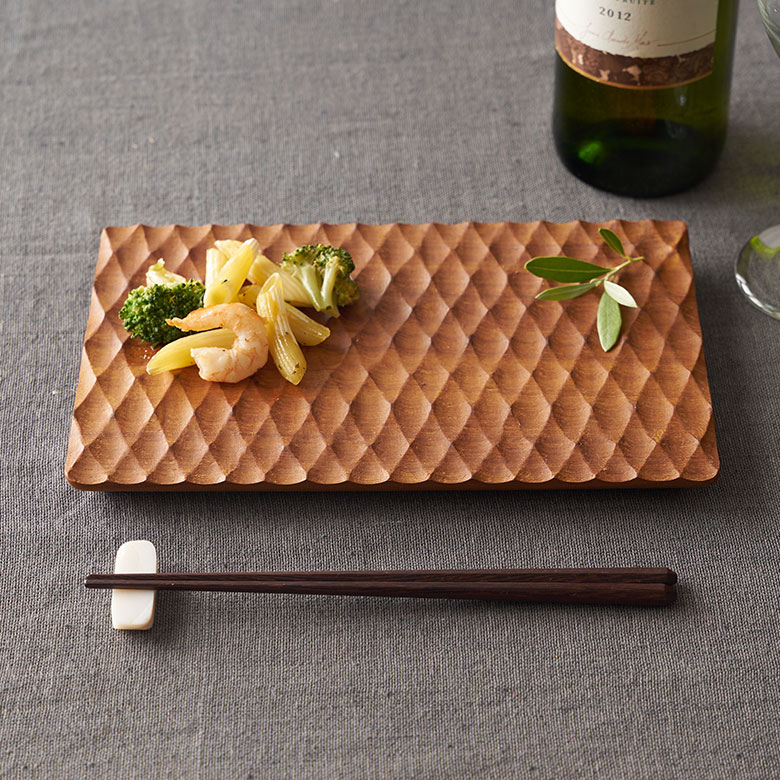 和モダンな雰囲気はもちろん、アジアン雑貨と相性も抜群