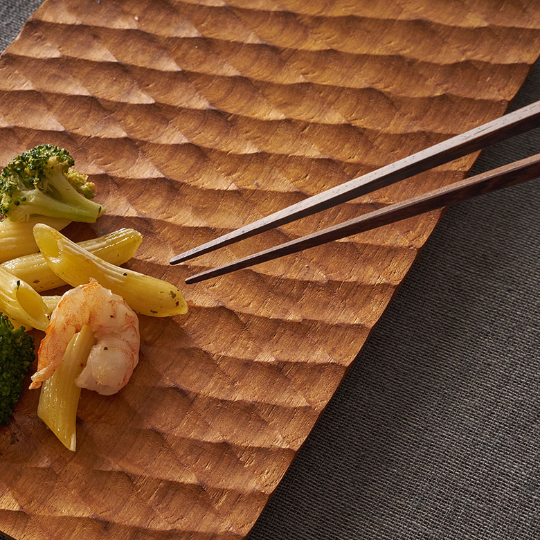 先端が1.5mmと細いためつまみやすい