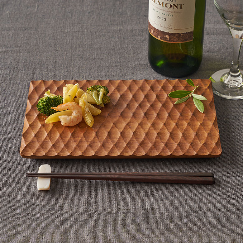 和モダンな雰囲気はもちろん、アジアン雑貨と相性も抜群