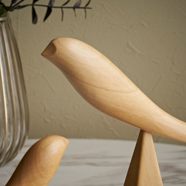 鳥の尾の部分が靴べらとして使える優れもの