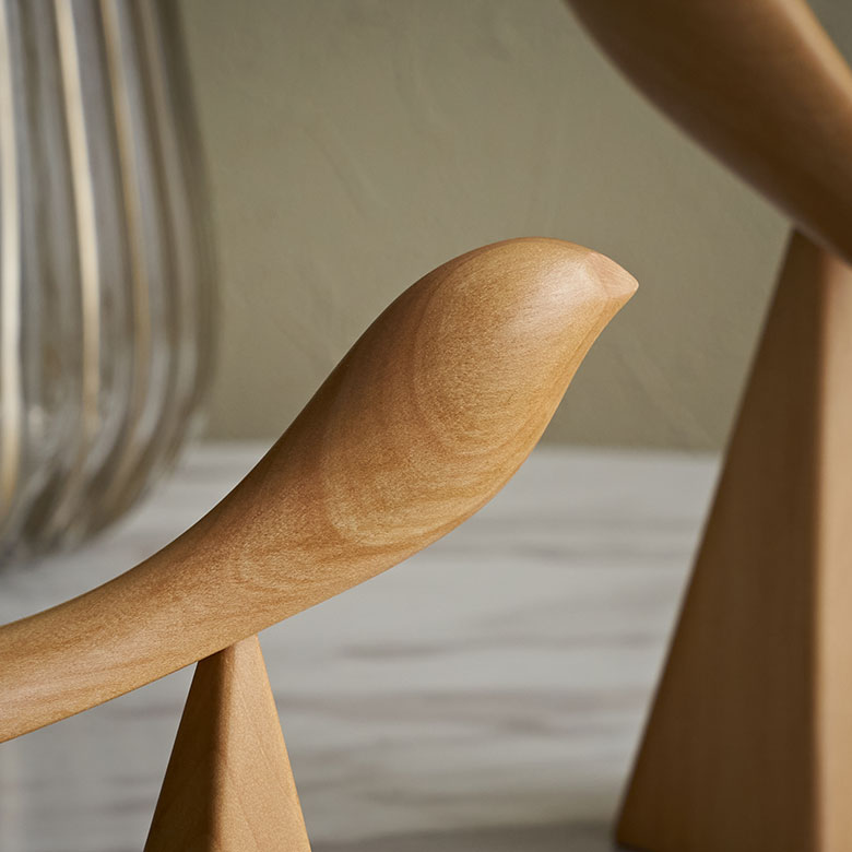 鳥の尾の部分が靴べらとして使える優れもの