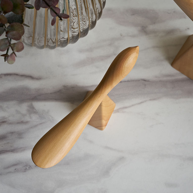 ミャンマーの職人が一つ一つ丁寧な手仕事で作り上げたアイテム