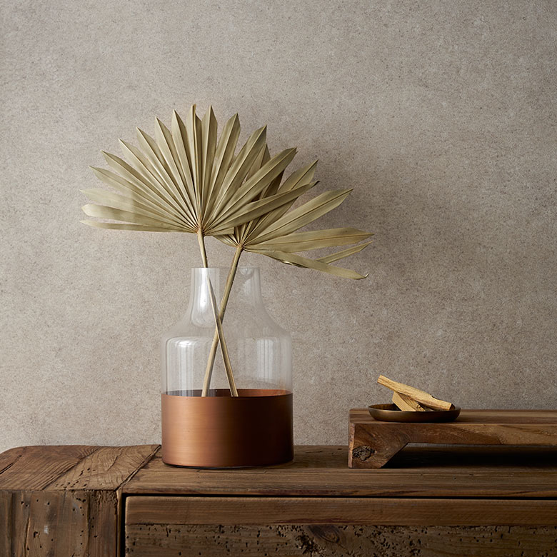 パーム椰子の葉を素材にした、スティック型のドライプランツ