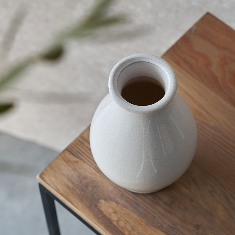 落ち着いたアースカラーで、どんなインテリアとも調和します