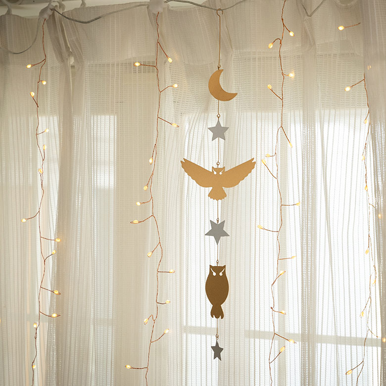 お部屋のワンポイントとして、ドアや壁、空間に吊り下げて