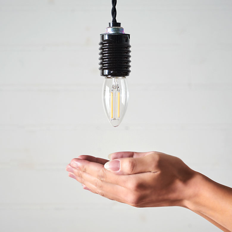 レトロな形がかわいいLED電球