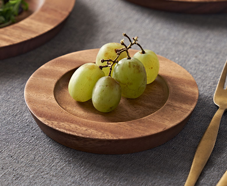 スタイリッシュな木製食器