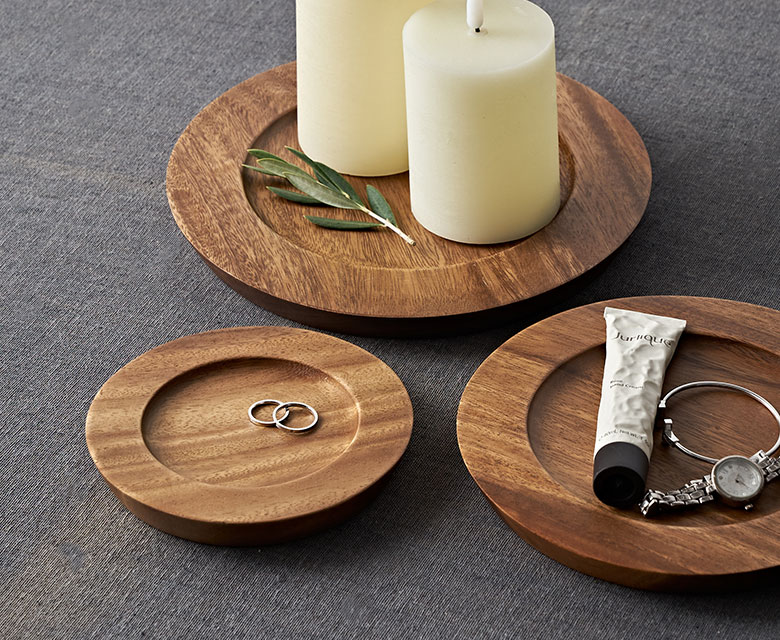 木製のディスプレイトレイに