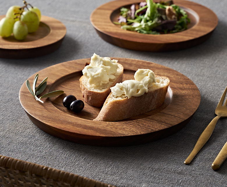 スタイリッシュな木製食器