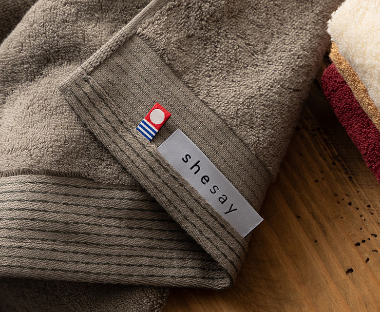 シンプルなデザインのスマートなバスタオル