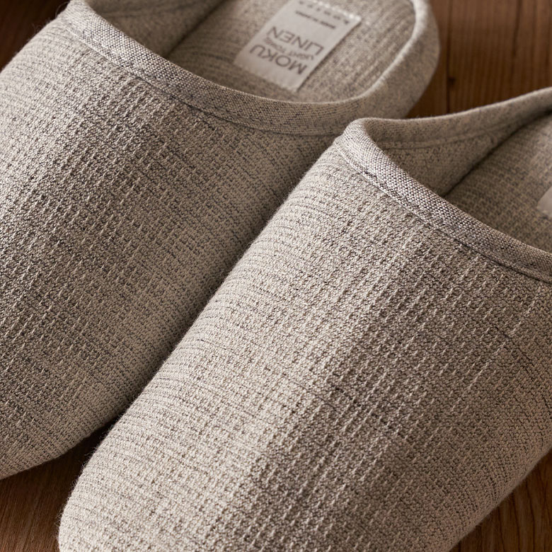 タオル地のシンプルなデザインのスリッパ