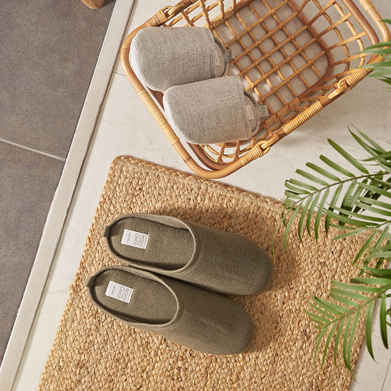 今治タオルの生地でできたスリッパ