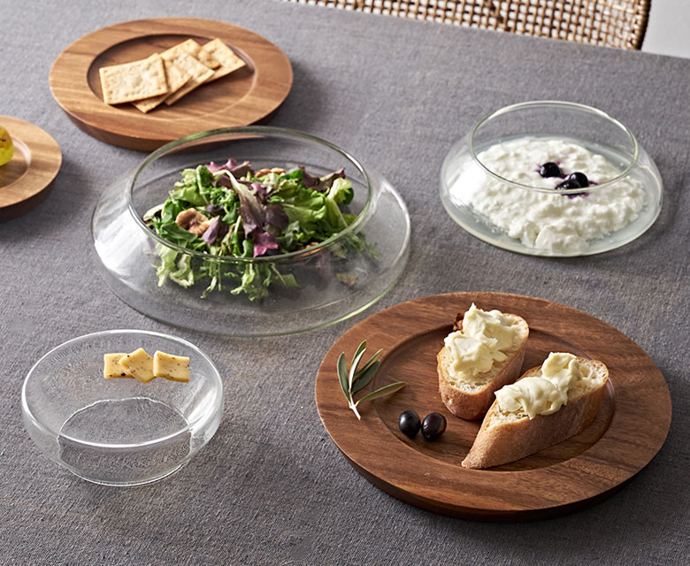 おつまみを載せるお皿としても