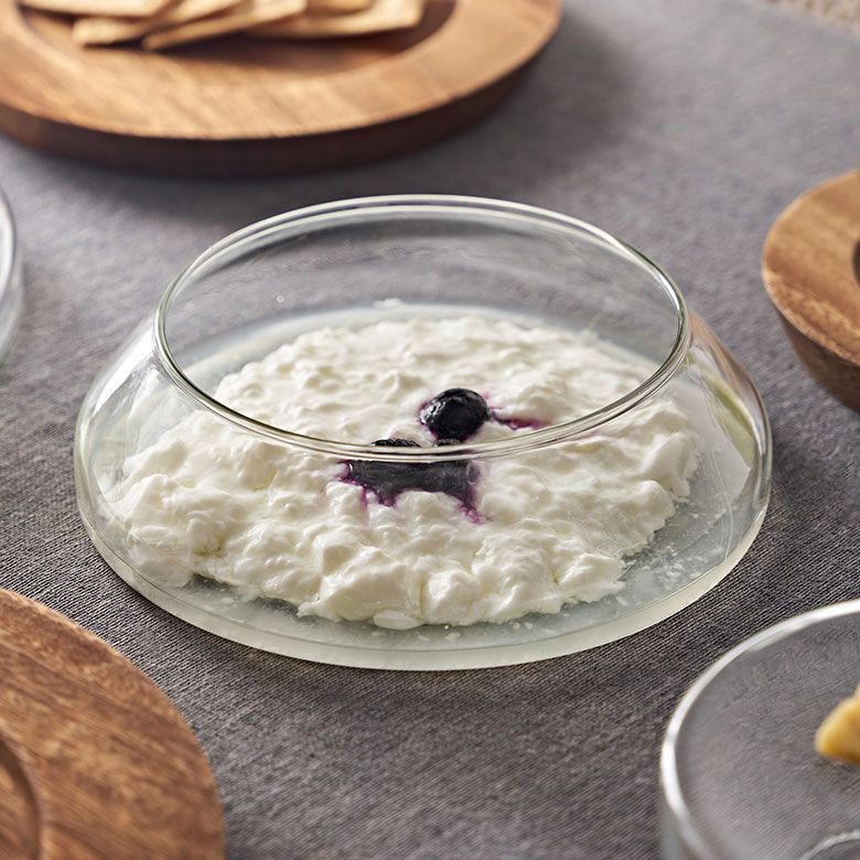 リサイクルガラスのディスプレイトレイ