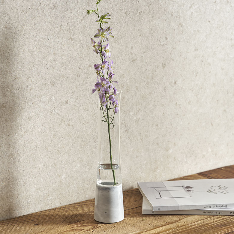 大理石とガラスのフラワーベース