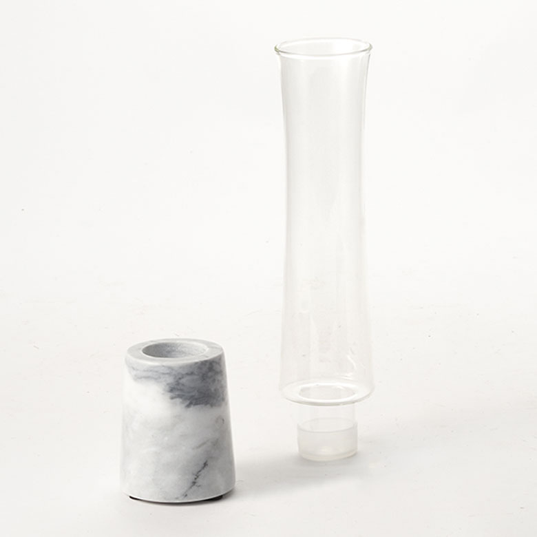 お手入れが簡単なフラワーベース