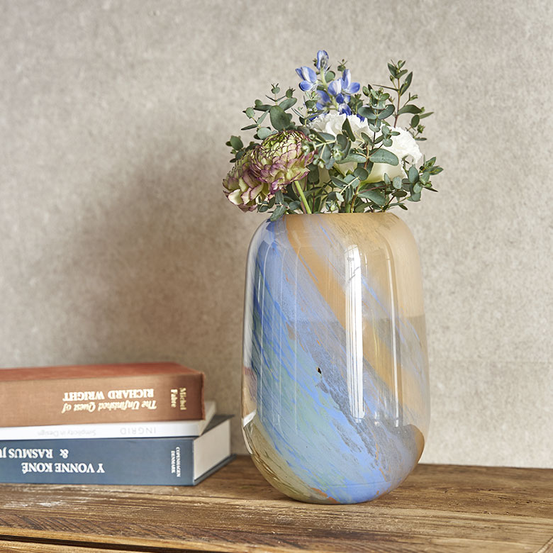 水彩アートのようなフラワーベース