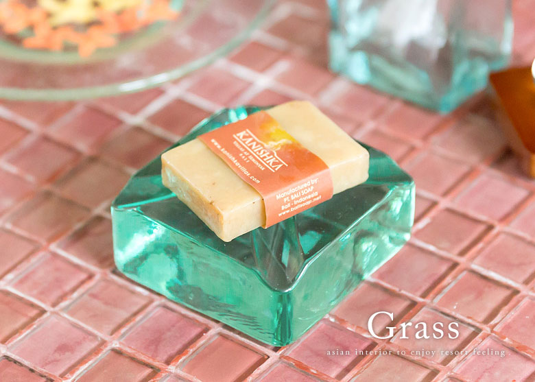 ガラスのインテリア。ガラスの食器。ガラスの雑貨。アジアン雑貨。リゾートスタイル。