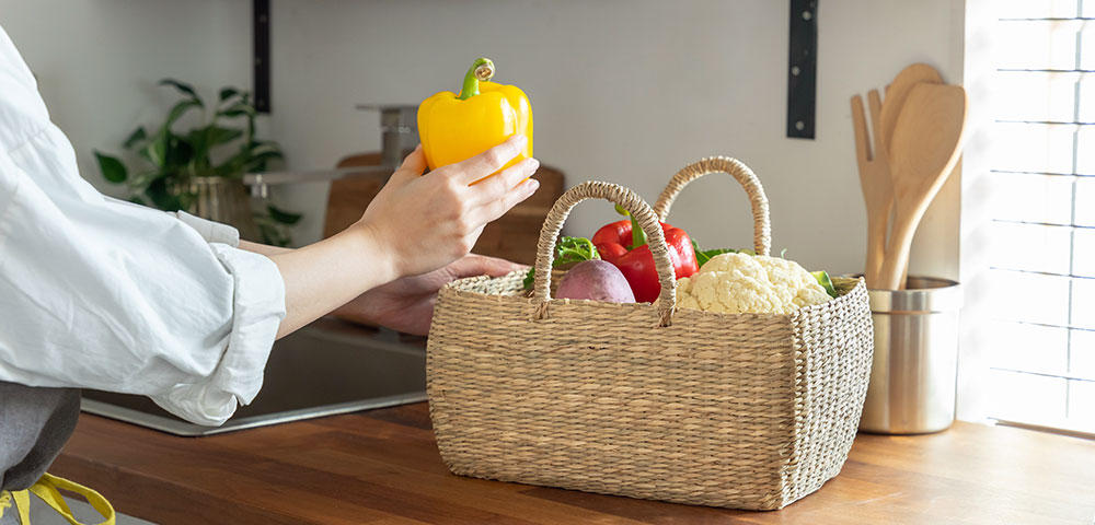 キッチンやダイニングで活躍するバスケット