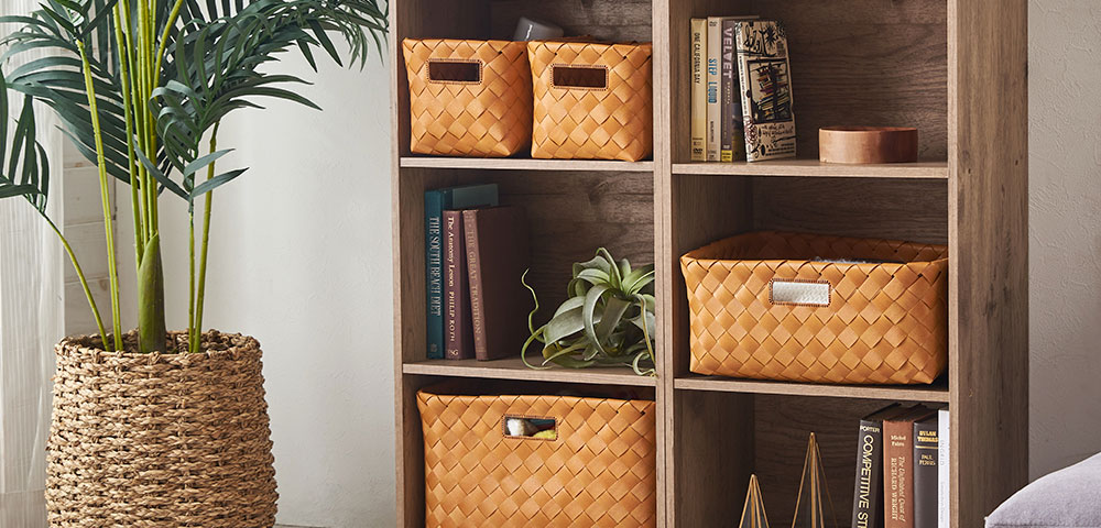 カラーボックス使いも素敵なバスケット