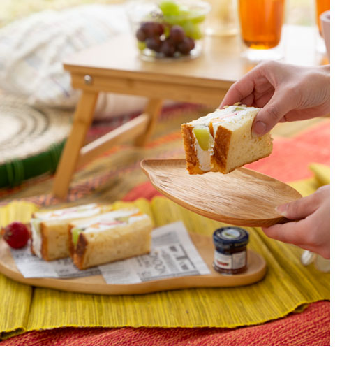 アウトドアのお食事に使いたいウッドトレイ