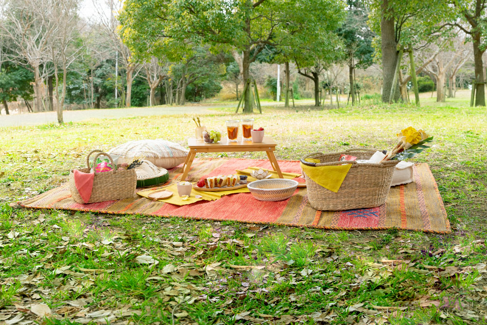 アウトドアやピクニックに活躍するアジアンインテリア雑貨