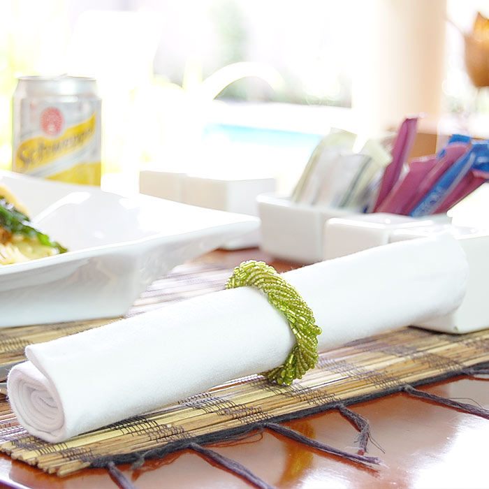 ビーズで作られた綺麗なアジアンナプキンリング グリーンカラー