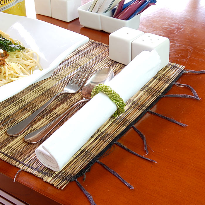 ビーズで作られた綺麗なアジアンナプキンリング グリーンカラー