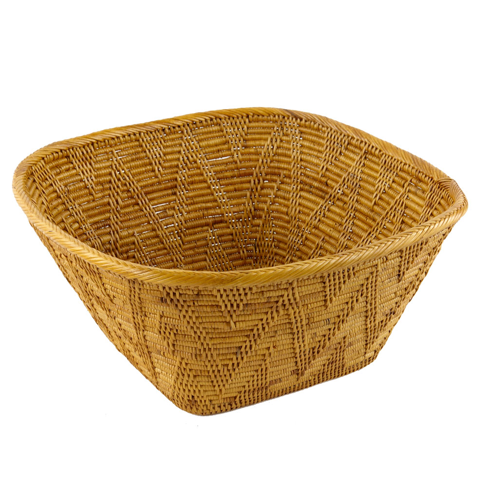 バリの職人が作ったアタのバスケット