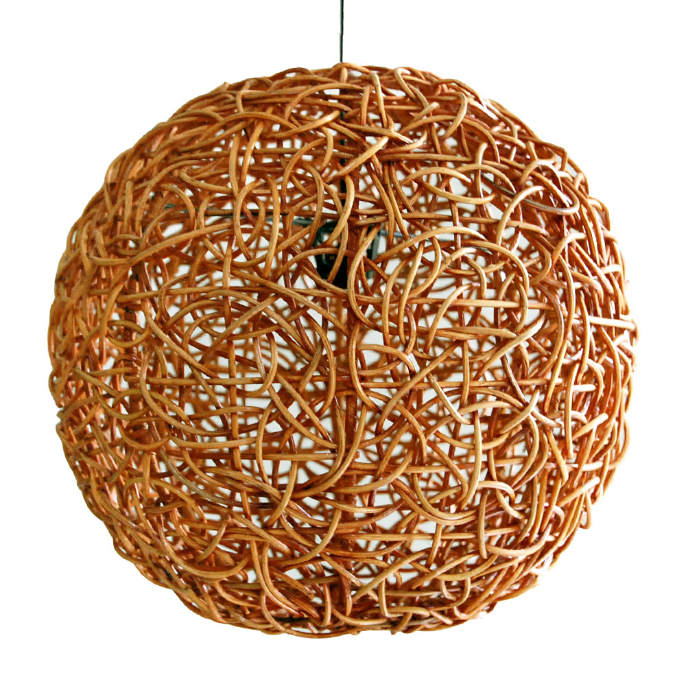 バリの職人が作ったラタンのランプ