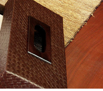 サイズも通常のカバーよりも大きめですので幅広いサイズのティッシュケースを入れることができます。