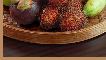 果物などの素地をより華やかに彩るために、主役に華を添えるために考えられたデザインなのです。