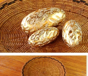 トレイ型バスケットは、サイズがＷ38.5cm×Ｄ38.5cm×Ｈ3.5cmと、存在感のある大きなサイズが特徴です。