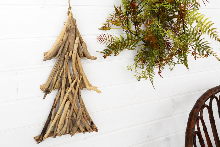 天然流木の吊り下げ型クリスマスツリー