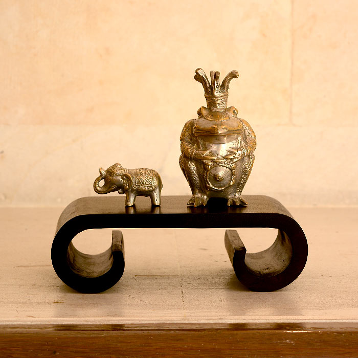 木彫りの飾り台[Mサイズ]