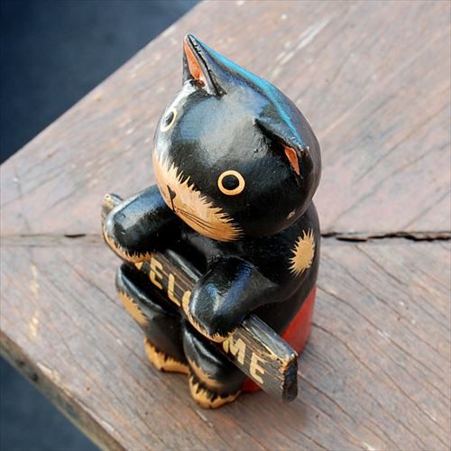 ウェルカムボードを持った可愛いバリネコの アジアン オブジェ[9246